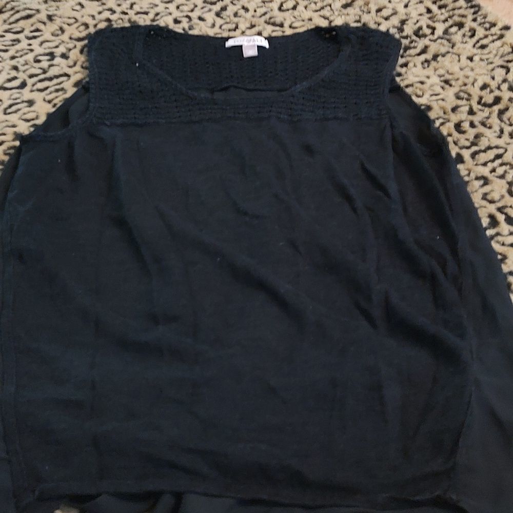 Roz Ali top 